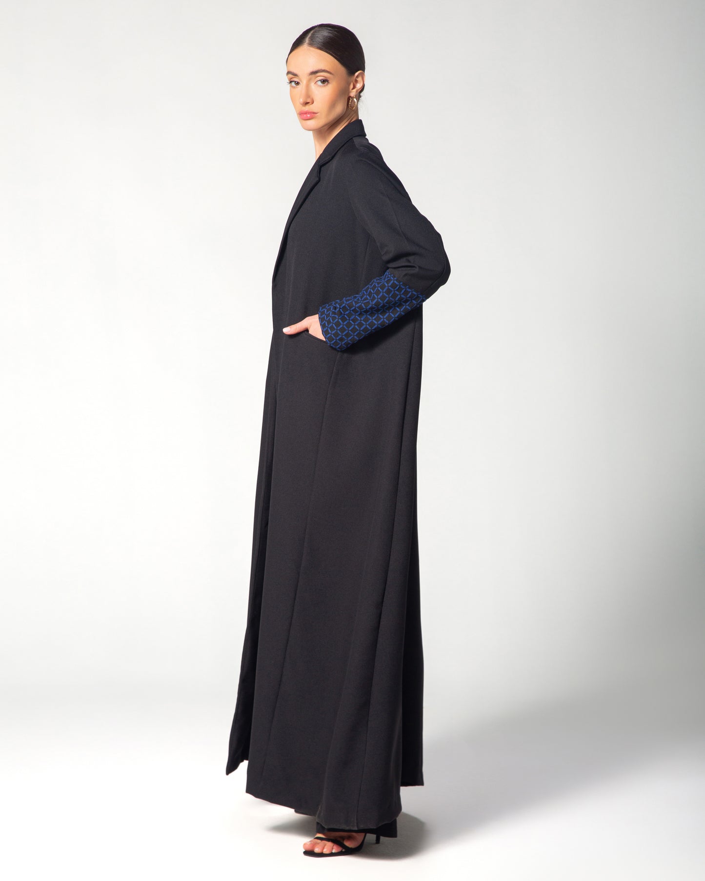 BLACK AND BLUE ABAYA